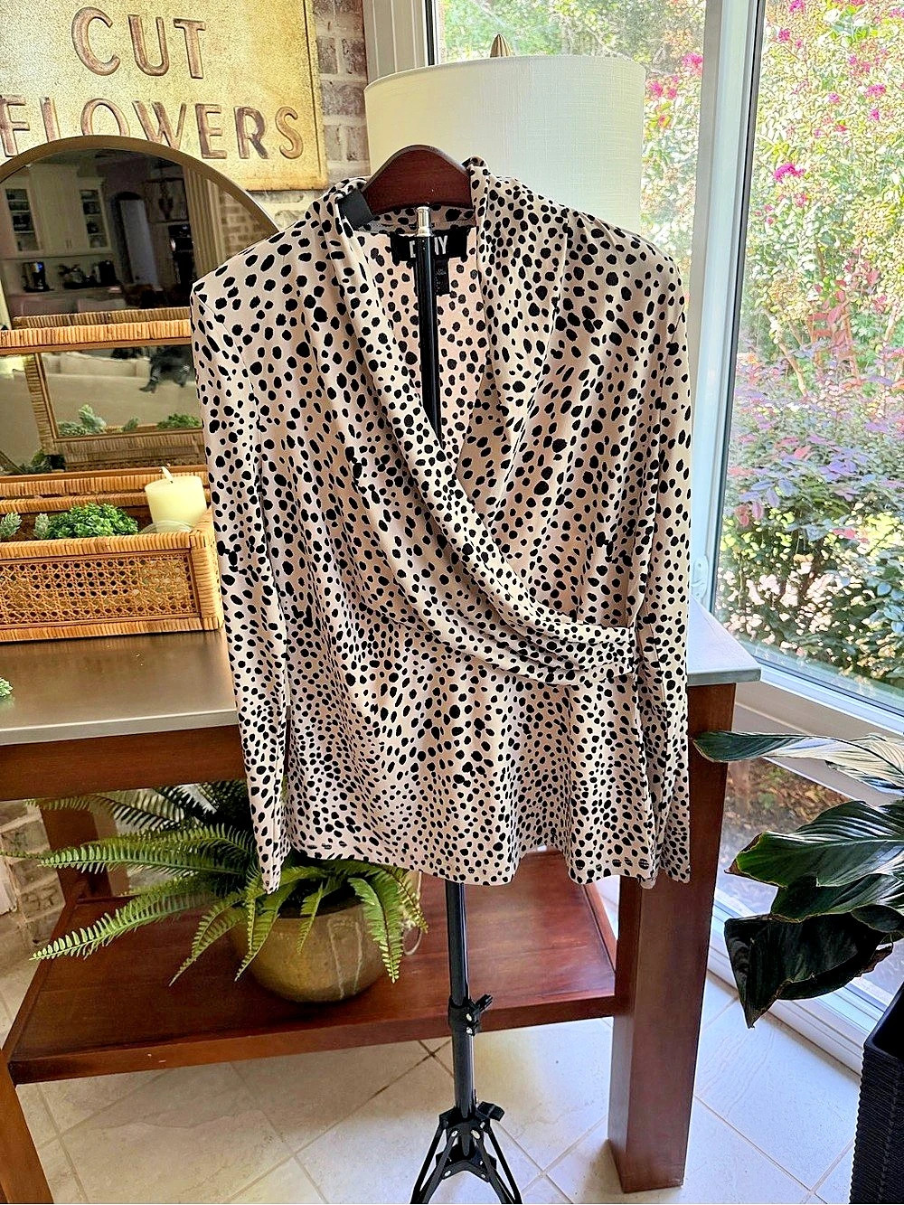 DKNY Animal Print Blouse in Off White & Black Size Medium Like New